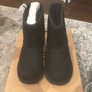Brand new never worn black toddler uggs